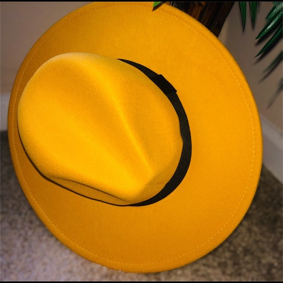 Accessories - 🎉HOST PICK!! 🎉 stylish Fedora Hat For Fall! 🍁